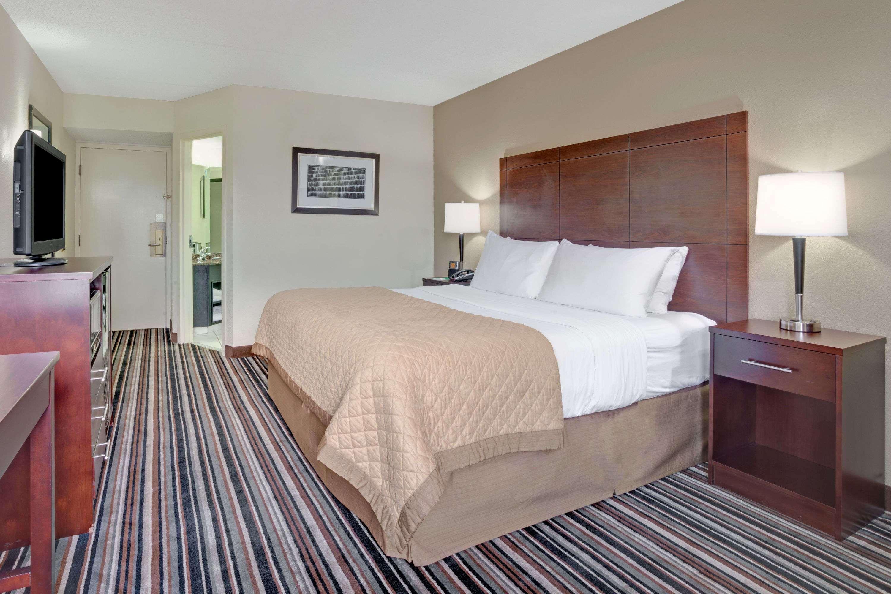 Wyndham Garden Charlotte Airport Southeast Hotel Bagian luar foto